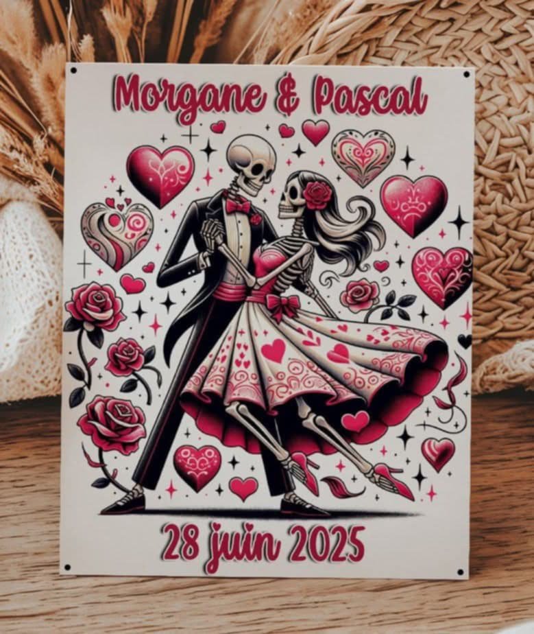 Plaque aluminium avec trou dans chaque coin.